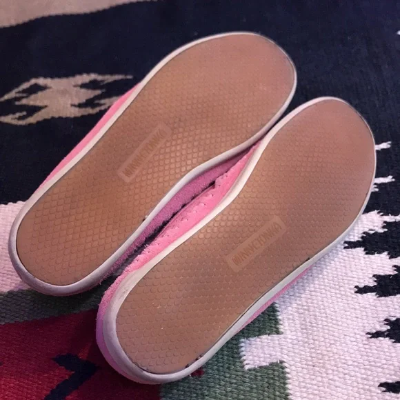 Minnetonka summer moccasins - Picture 3 of 4